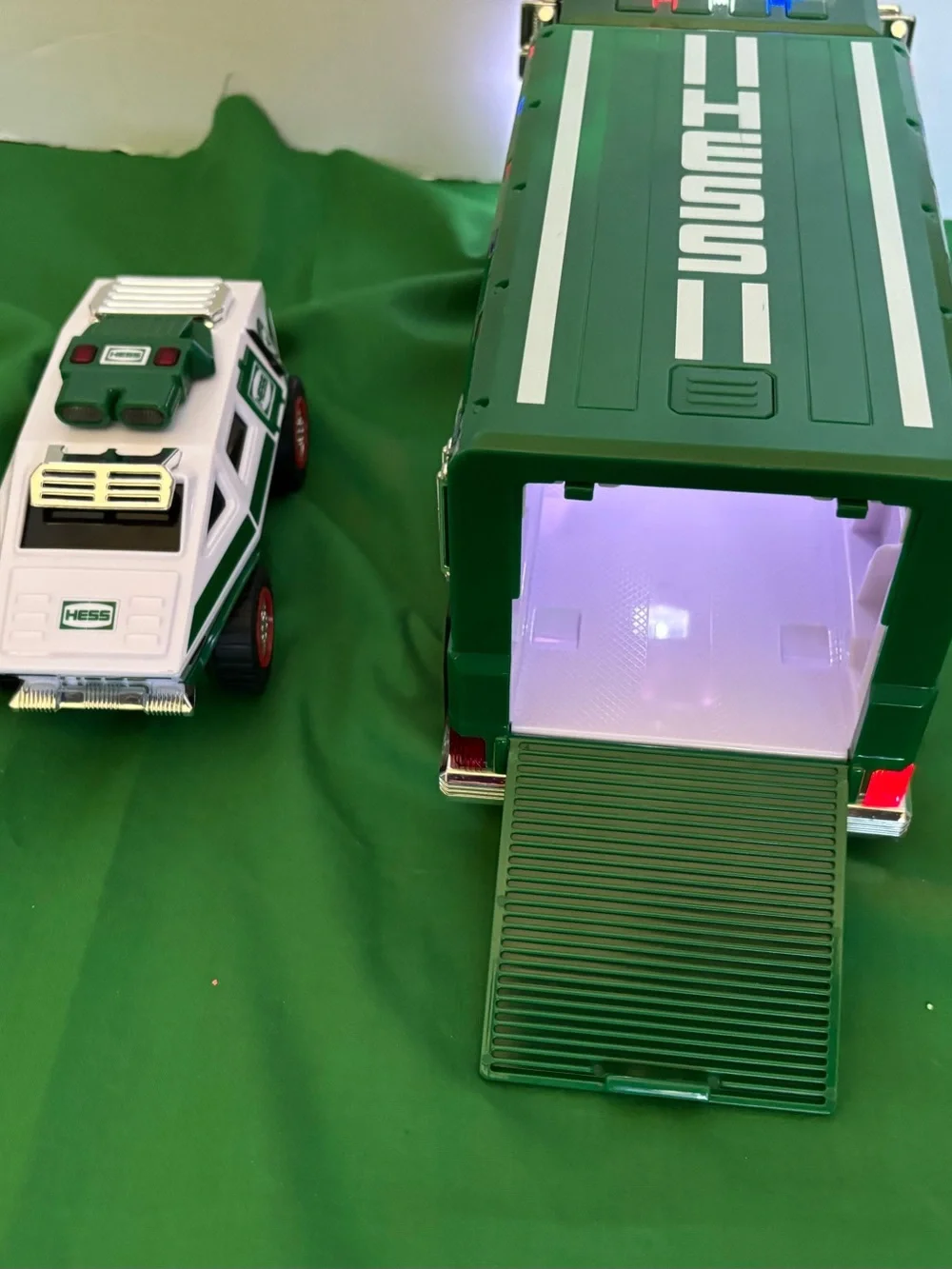 Hess police Red Rescue Train Car - Kids Toy